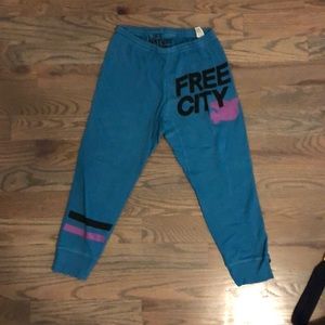 Free city sweatpants